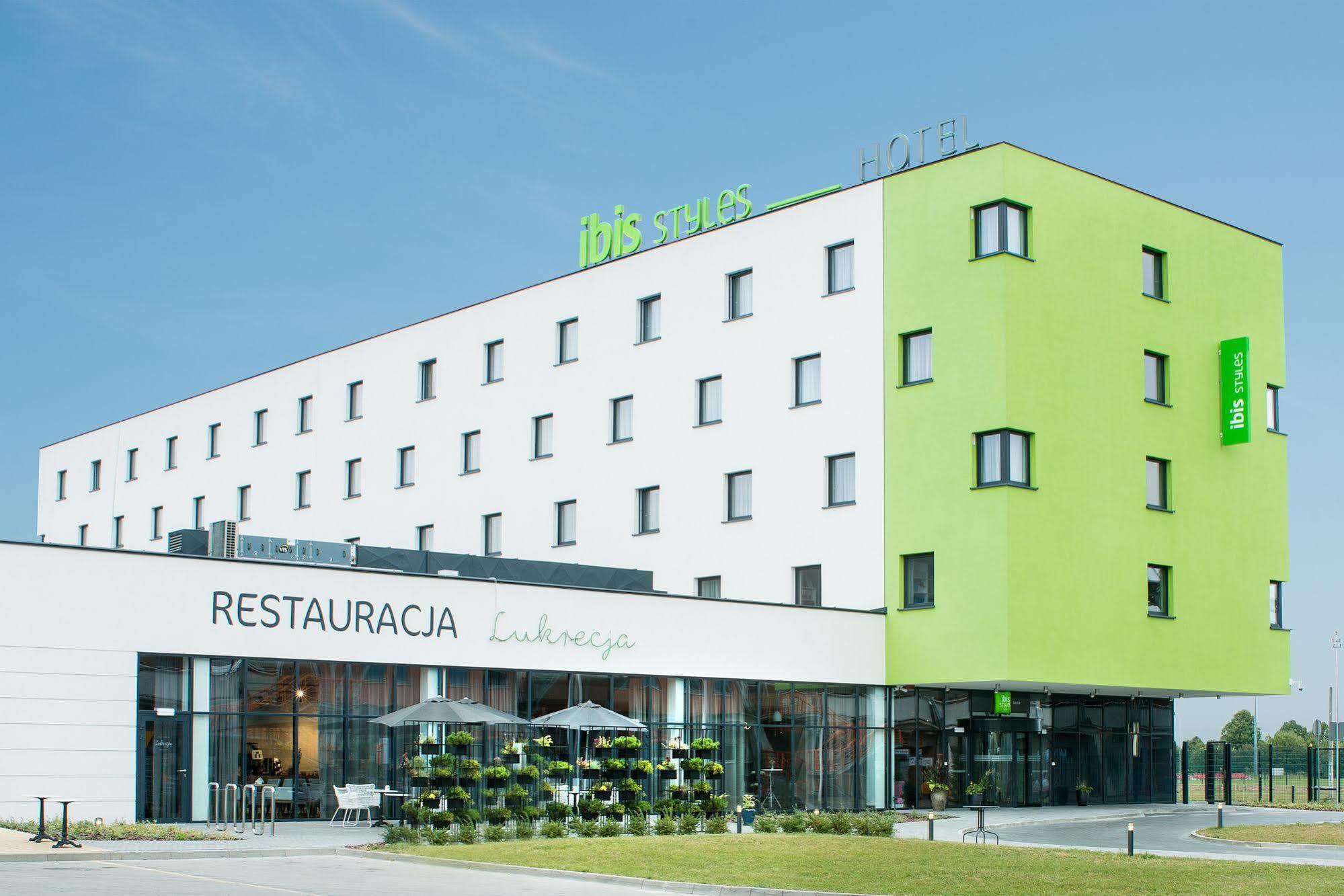 Отель Ibis Styles Седльце Экстерьер фото