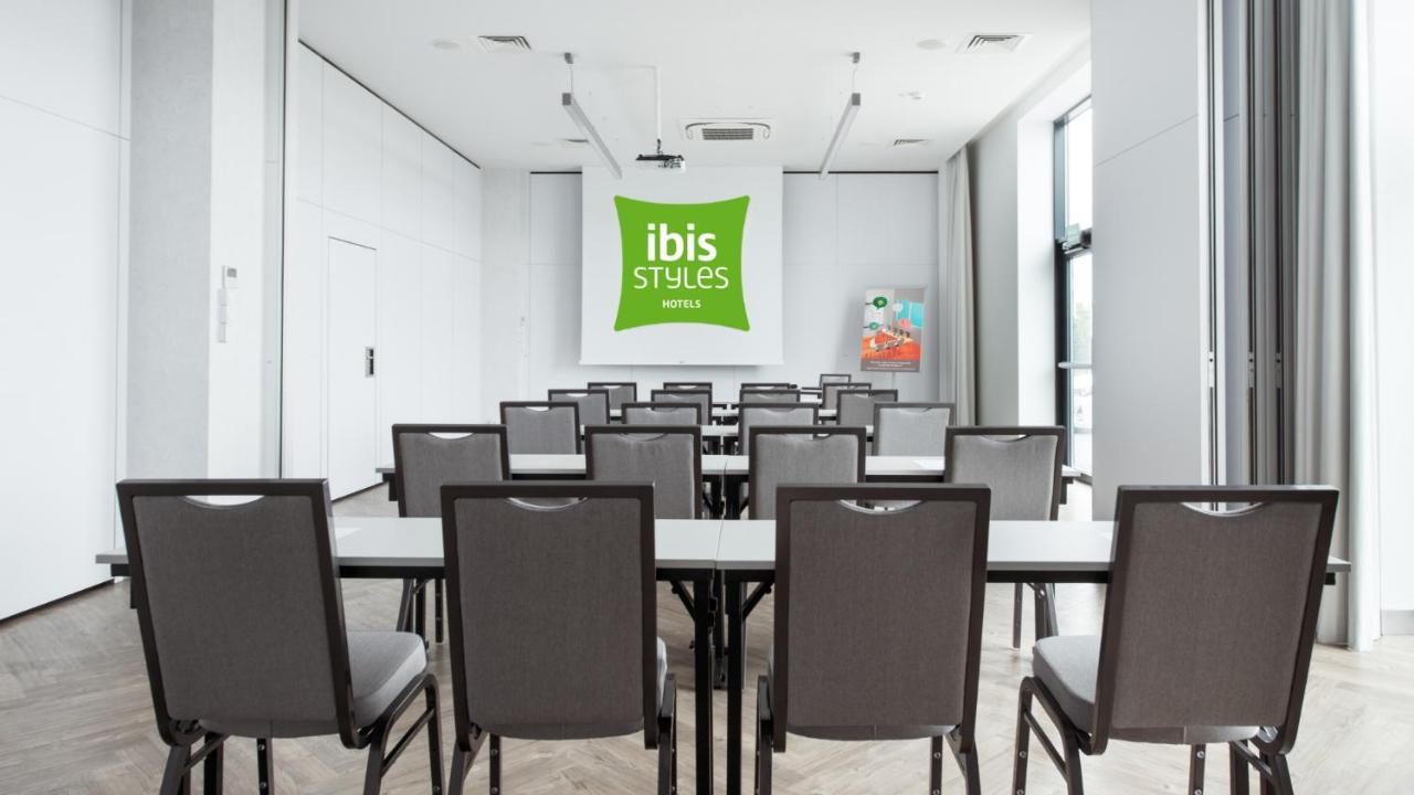 Отель Ibis Styles Седльце Экстерьер фото